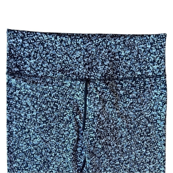 Zyia Active Women’s Soft ‘n Snug Black & White Mosaic Leggings, Size 12 - Picture 3 of 9